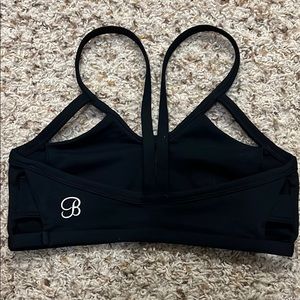 Black seamless small cutout sports bra